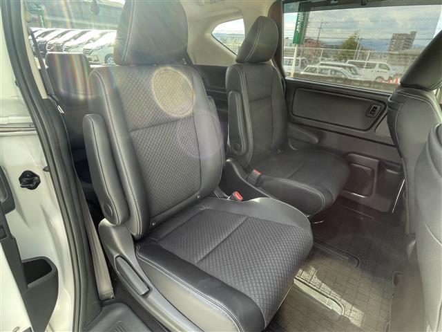 フリードハイブリッド ハイブリッド・Ｇホンダセンシング　純正７型ＳＤナビ（フルセグＴＶ／ＣＤ／ＤＶＤ／ＢＴ）バックカメラ　ホンダセンシング　コーナーセンサー（後方）　両側パワスラ　レーダークルコン　前後ドラレコ　ＥＴＣ　シートヒーター純正ＬＥＤヘッドライト（14枚目）