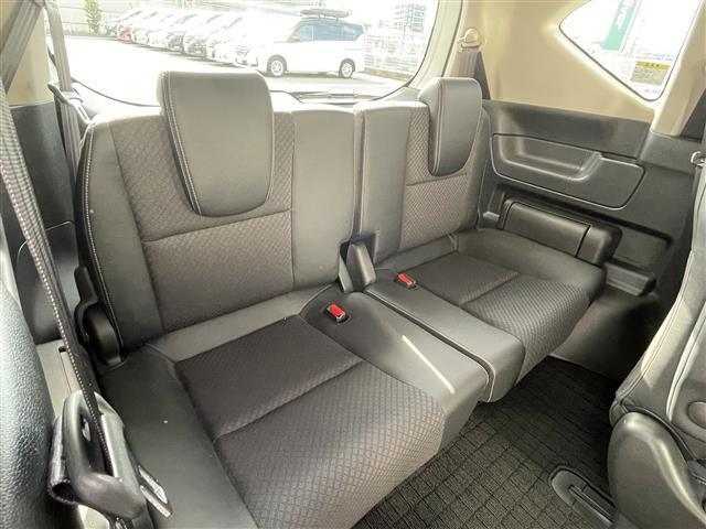 フリードハイブリッド ハイブリッド・Ｇホンダセンシング　純正７型ＳＤナビ（フルセグＴＶ／ＣＤ／ＤＶＤ／ＢＴ）バックカメラ　ホンダセンシング　コーナーセンサー（後方）　両側パワスラ　レーダークルコン　前後ドラレコ　ＥＴＣ　シートヒーター純正ＬＥＤヘッドライト（15枚目）