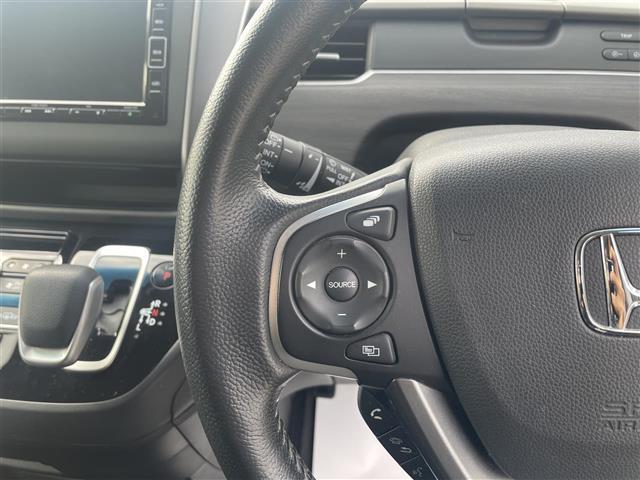 フリードハイブリッド ハイブリッド・Ｇホンダセンシング　純正７型ＳＤナビ（フルセグＴＶ／ＣＤ／ＤＶＤ／ＢＴ）バックカメラ　ホンダセンシング　コーナーセンサー（後方）　両側パワスラ　レーダークルコン　前後ドラレコ　ＥＴＣ　シートヒーター純正ＬＥＤヘッドライト（26枚目）