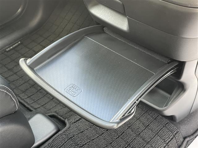 フリードハイブリッド ハイブリッド・Ｇホンダセンシング　純正７型ＳＤナビ（フルセグＴＶ／ＣＤ／ＤＶＤ／ＢＴ）バックカメラ　ホンダセンシング　コーナーセンサー（後方）　両側パワスラ　レーダークルコン　前後ドラレコ　ＥＴＣ　シートヒーター純正ＬＥＤヘッドライト（29枚目）