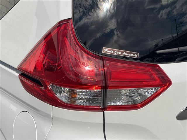 フリードハイブリッド ハイブリッド・Ｇホンダセンシング　純正７型ＳＤナビ（フルセグＴＶ／ＣＤ／ＤＶＤ／ＢＴ）バックカメラ　ホンダセンシング　コーナーセンサー（後方）　両側パワスラ　レーダークルコン　前後ドラレコ　ＥＴＣ　シートヒーター純正ＬＥＤヘッドライト（40枚目）