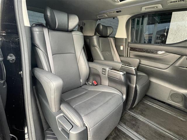 アルファード 2.5S Cパッケージ 純正9型ディスプレイオーディオ(フルセグTV・CD・DVD・BT) ツインサンルーフ バックカメラ フリップダウンモニター Wサンルーフ 三眼LED シーケンシャルウインカー トヨタセーフティセンス(13枚目)