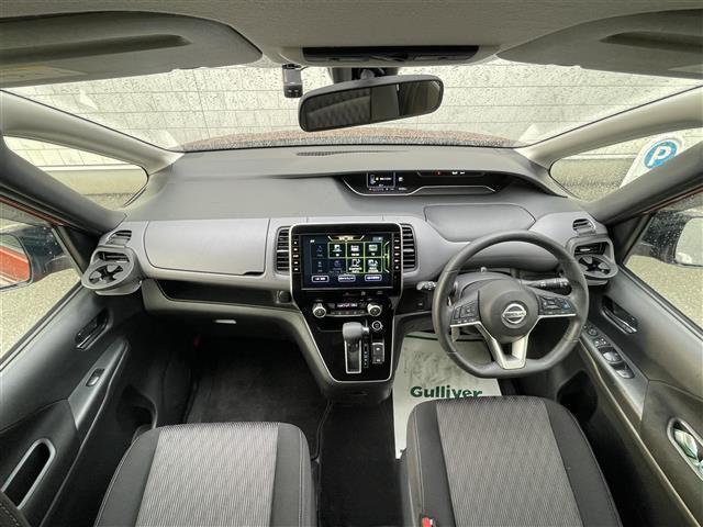 セレナ ハイウェイスター V 純正10型SDナビ(フルセグTV/CD/DVD/BT) 全方位 コーナーセンサー ブラインドスポット フリップダウンモニター ドラレコ プロパイロット 両側電動 ETC 純正フロアマット 純正LED(3枚目)