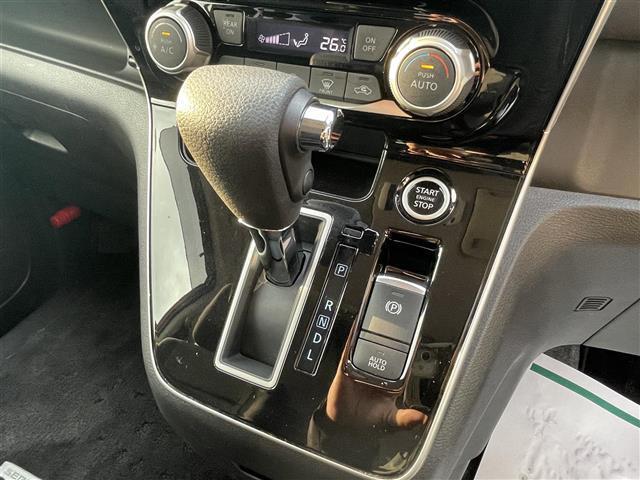 セレナ ハイウェイスター V 純正10型SDナビ(フルセグTV/CD/DVD/BT) 全方位 コーナーセンサー ブラインドスポット フリップダウンモニター ドラレコ プロパイロット 両側電動 ETC 純正フロアマット 純正LED(11枚目)