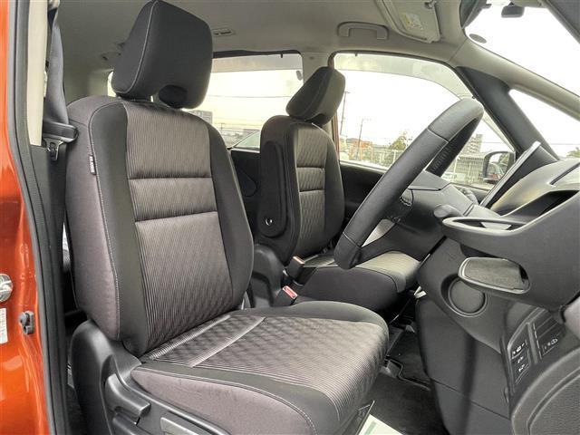 セレナ ハイウェイスター V 純正10型SDナビ(フルセグTV/CD/DVD/BT) 全方位 コーナーセンサー ブラインドスポット フリップダウンモニター ドラレコ プロパイロット 両側電動 ETC 純正フロアマット 純正LED(13枚目)