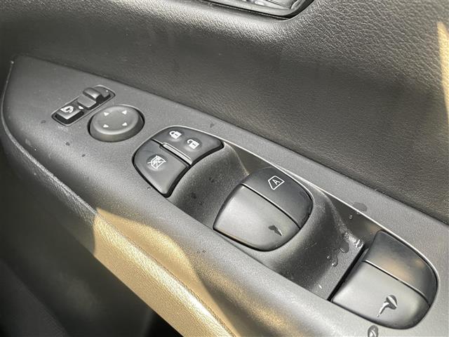 セレナ ハイウェイスター V 純正10型SDナビ(フルセグTV/CD/DVD/BT) 全方位 コーナーセンサー ブラインドスポット フリップダウンモニター ドラレコ プロパイロット 両側電動 ETC 純正フロアマット 純正LED(27枚目)