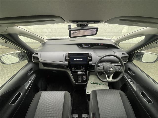 セレナ ハイウェイスターV 純正9インチメモリーナビ(フルセグTV・CD・DVD・BT) アラウンドビューモニター プロパイロット エマージェンシーブレーキ 前後コーナーセンサー BSM 両側パワスラ 純正前後ドラレコ ETC(3枚目)