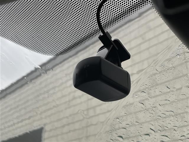 セレナ ハイウェイスターV 純正9インチメモリーナビ(フルセグTV・CD・DVD・BT) アラウンドビューモニター プロパイロット エマージェンシーブレーキ 前後コーナーセンサー BSM 両側パワスラ 純正前後ドラレコ ETC(8枚目)