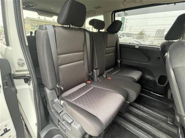 セレナ ハイウェイスターV 純正9インチメモリーナビ(フルセグTV・CD・DVD・BT) アラウンドビューモニター プロパイロット エマージェンシーブレーキ 前後コーナーセンサー BSM 両側パワスラ 純正前後ドラレコ ETC(14枚目)