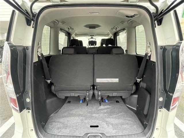 セレナ ハイウェイスターV 純正9インチメモリーナビ(フルセグTV・CD・DVD・BT) アラウンドビューモニター プロパイロット エマージェンシーブレーキ 前後コーナーセンサー BSM 両側パワスラ 純正前後ドラレコ ETC(16枚目)