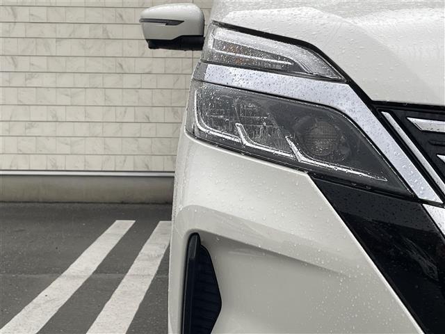 セレナ ハイウェイスターV 純正9インチメモリーナビ(フルセグTV・CD・DVD・BT) アラウンドビューモニター プロパイロット エマージェンシーブレーキ 前後コーナーセンサー BSM 両側パワスラ 純正前後ドラレコ ETC(18枚目)