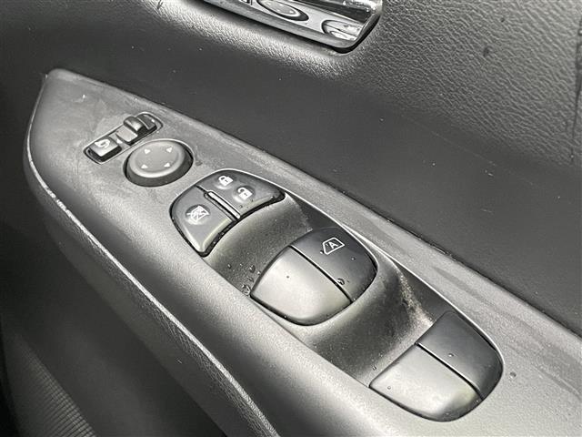 セレナ ハイウェイスターV 純正9インチメモリーナビ(フルセグTV・CD・DVD・BT) アラウンドビューモニター プロパイロット エマージェンシーブレーキ 前後コーナーセンサー BSM 両側パワスラ 純正前後ドラレコ ETC(29枚目)