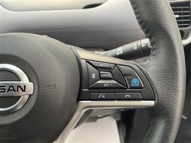 セレナ ｅ－パワー　ハイウェイスターＶ　純正７型ＳＤナビ（フルセグＴＶ／ＣＤ／ＤＶＤ／ＢＴ）　アラウンドビューモニター　プロパイロット　エマージェンシーブレーキ　コーナーセンサー　ブラインドスポットモニター　両側電動パワースライドドア（6枚目）