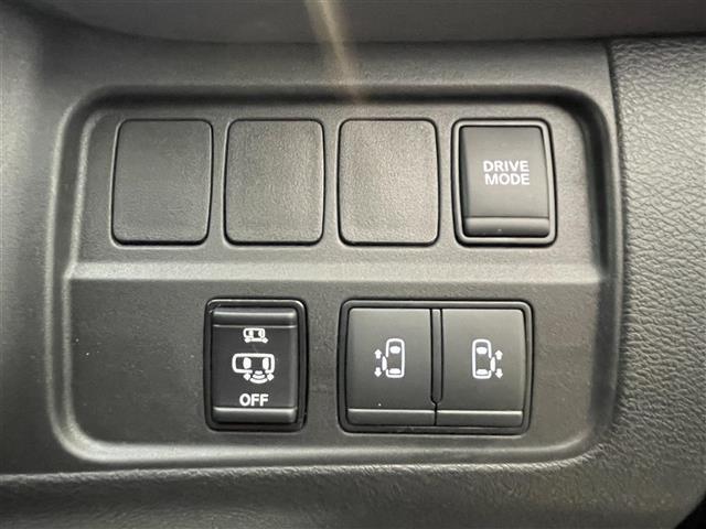 セレナ ｅ－パワー　ハイウェイスターＶ　純正７型ＳＤナビ（フルセグＴＶ／ＣＤ／ＤＶＤ／ＢＴ）　アラウンドビューモニター　プロパイロット　エマージェンシーブレーキ　コーナーセンサー　ブラインドスポットモニター　両側電動パワースライドドア（7枚目）