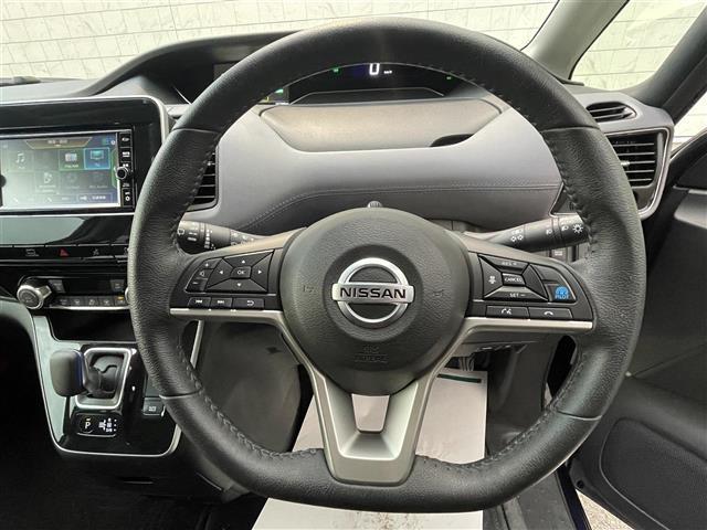 セレナ ｅ－パワー　ハイウェイスターＶ　純正７型ＳＤナビ（フルセグＴＶ／ＣＤ／ＤＶＤ／ＢＴ）　アラウンドビューモニター　プロパイロット　エマージェンシーブレーキ　コーナーセンサー　ブラインドスポットモニター　両側電動パワースライドドア（10枚目）