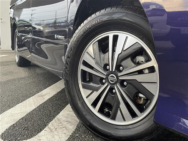 セレナ ｅ－パワー　ハイウェイスターＶ　純正７型ＳＤナビ（フルセグＴＶ／ＣＤ／ＤＶＤ／ＢＴ）　アラウンドビューモニター　プロパイロット　エマージェンシーブレーキ　コーナーセンサー　ブラインドスポットモニター　両側電動パワースライドドア（17枚目）