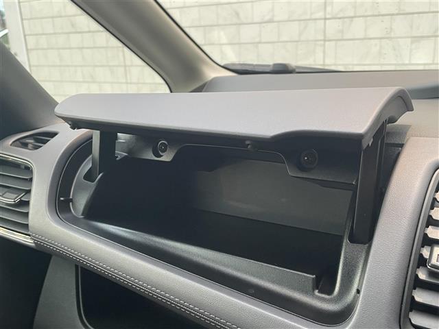 セレナ ｅ－パワー　ハイウェイスターＶ　純正７型ＳＤナビ（フルセグＴＶ／ＣＤ／ＤＶＤ／ＢＴ）　アラウンドビューモニター　プロパイロット　エマージェンシーブレーキ　コーナーセンサー　ブラインドスポットモニター　両側電動パワースライドドア（29枚目）