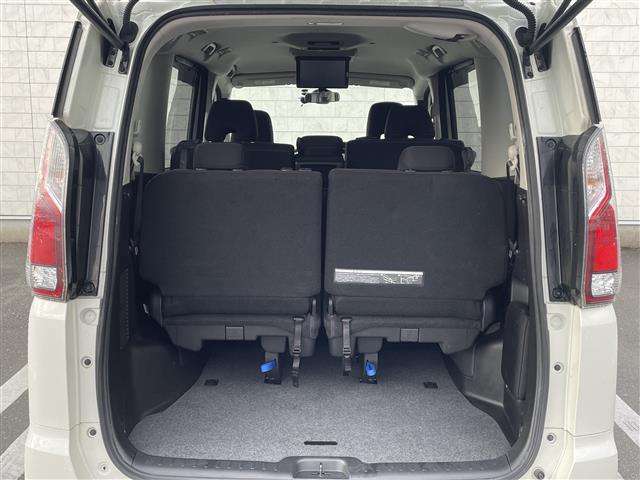 セレナ ハイウェイスター Vセレクション 純正9型SDナビ(フルセグTV/CD/DVD/BT) エマージェンシーブレーキ 後席フリップダウンモニター 両側電動 クルコン ドラレコ ETC 純正LED 純正アルミホイール プッシュスタート(16枚目)