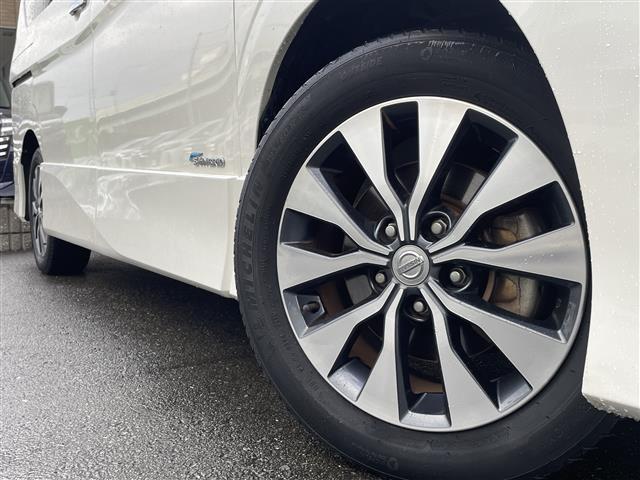 セレナ ハイウェイスター Vセレクション 純正9型SDナビ(フルセグTV/CD/DVD/BT) エマージェンシーブレーキ 後席フリップダウンモニター 両側電動 クルコン ドラレコ ETC 純正LED 純正アルミホイール プッシュスタート(17枚目)