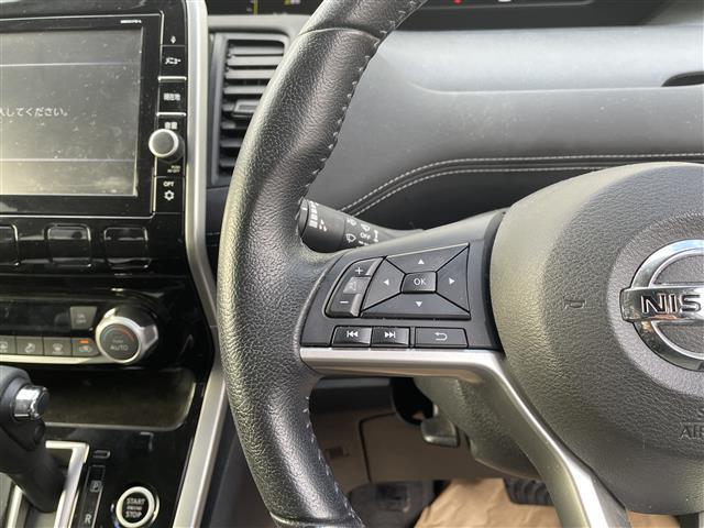 セレナ ハイウェイスター Vセレクション 純正9型SDナビ(フルセグTV/CD/DVD/BT) エマージェンシーブレーキ 後席フリップダウンモニター 両側電動 クルコン ドラレコ ETC 純正LED 純正アルミホイール プッシュスタート(25枚目)