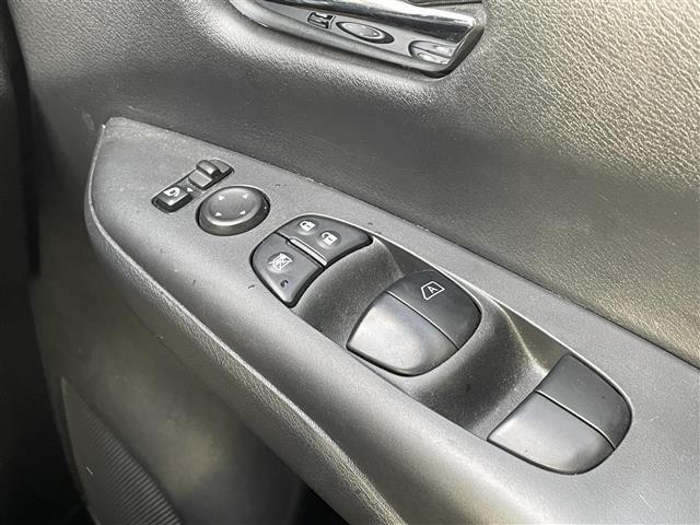 セレナ ハイウェイスター Vセレクション 純正9型SDナビ(フルセグTV/CD/DVD/BT) エマージェンシーブレーキ 後席フリップダウンモニター 両側電動 クルコン ドラレコ ETC 純正LED 純正アルミホイール プッシュスタート(27枚目)