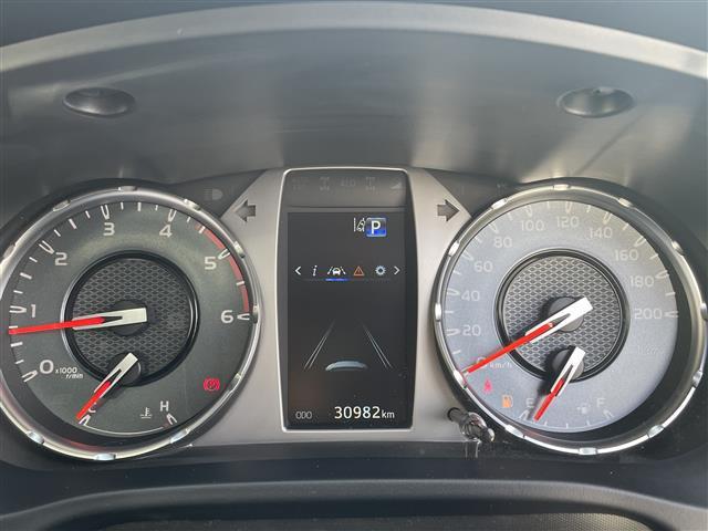 ハイラックス Z GRスポーツ(11枚目)