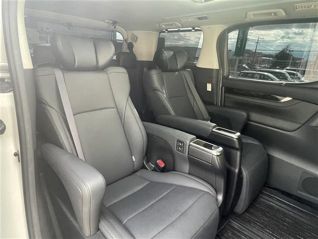 アルファード ２．５Ｓ　Ｃパッケージ　純正１０型ナビ（フルセグＴＶ／ＣＤ／ＤＶＤ／ＢＴ）　トヨタセーフ　バックカメラ　ブラインドスポット　コーナーセンサー　オートホールド　Ｗサンルーフ　両側電動　クルコン　ドラレコ　デジタルインナーミラー（14枚目）