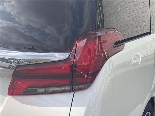 アルファード ２．５Ｓ　Ｃパッケージ　純正１０型ナビ（フルセグＴＶ／ＣＤ／ＤＶＤ／ＢＴ）　トヨタセーフ　バックカメラ　ブラインドスポット　コーナーセンサー　オートホールド　Ｗサンルーフ　両側電動　クルコン　ドラレコ　デジタルインナーミラー（41枚目）