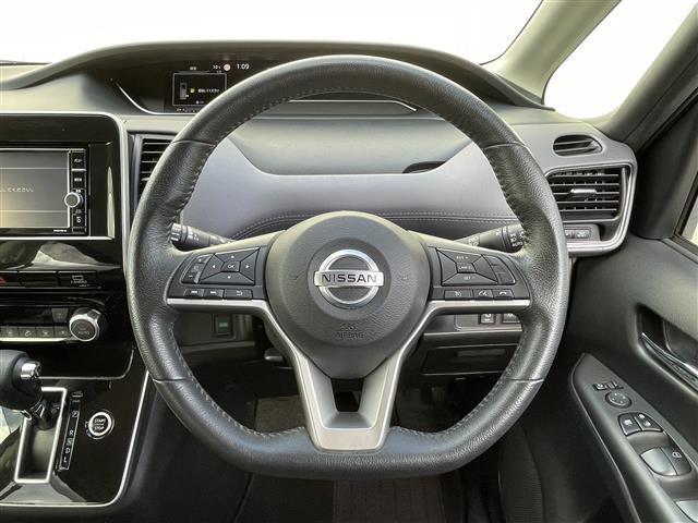 セレナ ハイウェイスターV 純正7型SDナビ(フルセグTV/CD/DVD/BT) アラウンドビューモニター フリップダウンモニター クルーズコントロール エマージェンシーブレーキ コーナーセンサー BSM 両側パワスラ(10枚目)