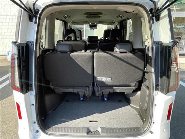 セレナ e-パワー ハイウェイスターV 純正12.3型ディスプレイナビ(フルセグTV/BT) アラウンドビューモニター フリップダウン後席モニター プロパイロット エマージェンシーブレーキ コーナーセンサー BSM 両側パワスラ ETC(16枚目)