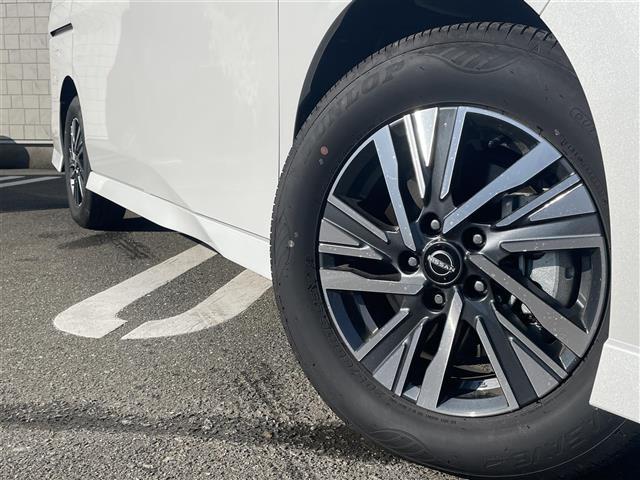 セレナ e-パワー ハイウェイスターV 純正12.3型ディスプレイナビ(フルセグTV/BT) アラウンドビューモニター フリップダウン後席モニター プロパイロット エマージェンシーブレーキ コーナーセンサー BSM 両側パワスラ ETC(17枚目)