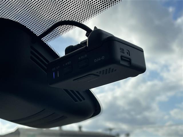 セレナ ハイウェイスター 純正9型SDナビ(フルセグTV/CD/DVD/BT) AM/FM/AUX アラウンドビューモニター フリップダウンモニター エマージェンシーブレーキ コーナーセンサー 両側パワスラ ドラレコ(9枚目)