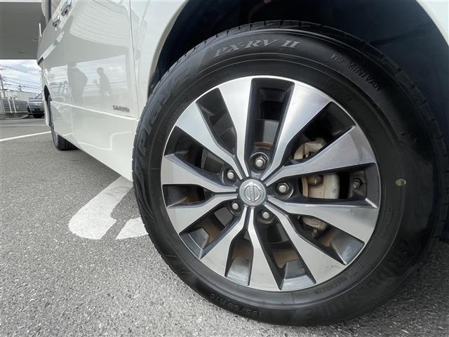 セレナ ハイウェイスター 純正9型SDナビ(フルセグTV/CD/DVD/BT) AM/FM/AUX アラウンドビューモニター フリップダウンモニター エマージェンシーブレーキ コーナーセンサー 両側パワスラ ドラレコ(17枚目)