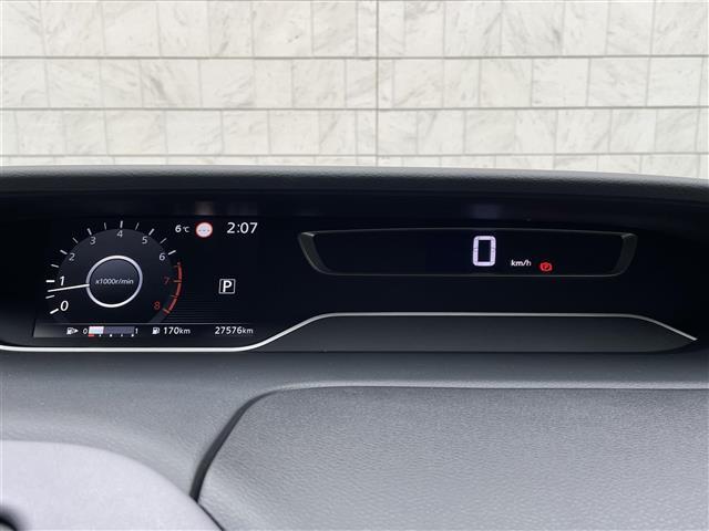 セレナ ハイウェイスターＶ　アルパイン１１型ＳＤナビ　アラウンドビューモニター　プロパイロット　エマージェンシーブレーキ　コーナーセンサー　ＢＳＭ　両側パワスラ　ドラレコ　ＥＴＣ　ＵＳＢポート　純正１６インチアルミホイール（12枚目）