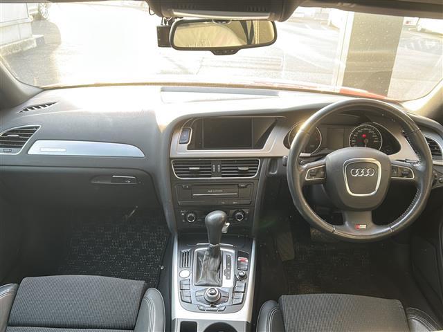 Ａ４アバント ２．０ＴＦＳＩクワトロ　アクティブレーンアシスト　パノラマサンルーフ　ハーフレザー　純正ナビ　ＣＤ／ＤＶＤ／フルセグ／ＡＦ／ＦＭ　パワーシート　パドルシフト　ステアリングスイッチ　コーナーセンサー（2枚目）