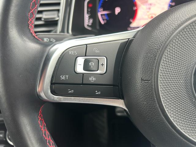 Ｔ－ロック ＴＤＩ　スポーツ　ワンオーナークルーズコントロール　純正ナビ　Ａｐｐｌｅｃａｒｐｌａｙ　フルセグＴＶ　バックカメラ　ＥＴＣ　２．０　前後ドラレコ　純正１８インチＡＷ　パドルシフト　純正フロアマット　スマートキー（10枚目）