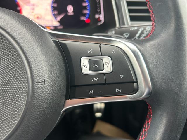 Ｔ－ロック ＴＤＩ　スポーツ　ワンオーナークルーズコントロール　純正ナビ　Ａｐｐｌｅｃａｒｐｌａｙ　フルセグＴＶ　バックカメラ　ＥＴＣ　２．０　前後ドラレコ　純正１８インチＡＷ　パドルシフト　純正フロアマット　スマートキー（11枚目）