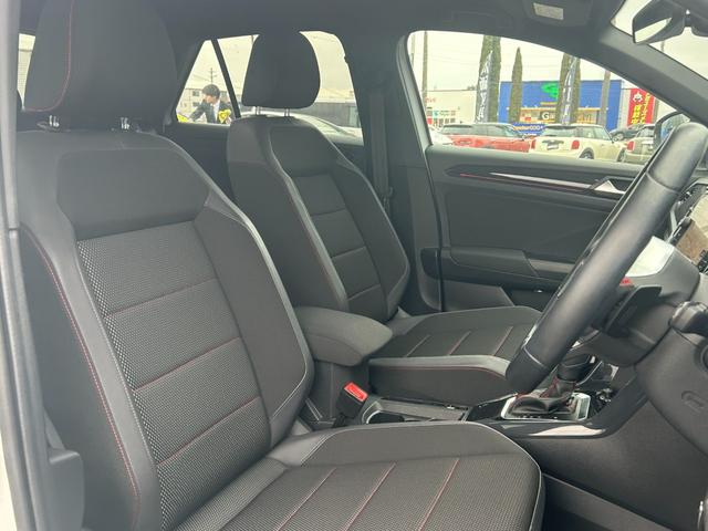 Ｔ－ロック ＴＤＩ　スポーツ　ワンオーナークルーズコントロール　純正ナビ　Ａｐｐｌｅｃａｒｐｌａｙ　フルセグＴＶ　バックカメラ　ＥＴＣ　２．０　前後ドラレコ　純正１８インチＡＷ　パドルシフト　純正フロアマット　スマートキー（31枚目）