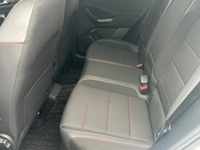 Ｔ－ロック ＴＤＩ　スポーツ　ワンオーナークルーズコントロール　純正ナビ　Ａｐｐｌｅｃａｒｐｌａｙ　フルセグＴＶ　バックカメラ　ＥＴＣ　２．０　前後ドラレコ　純正１８インチＡＷ　パドルシフト　純正フロアマット　スマートキー（39枚目）