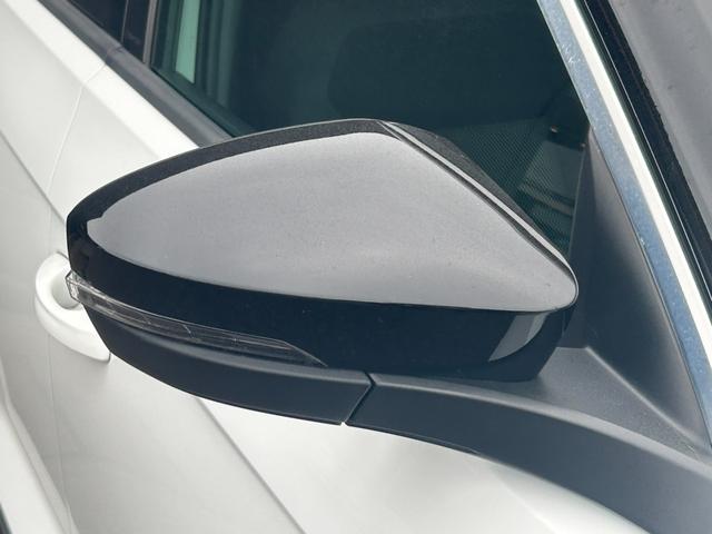 Ｔ－ロック ＴＤＩ　スポーツ　ワンオーナークルーズコントロール　純正ナビ　Ａｐｐｌｅｃａｒｐｌａｙ　フルセグＴＶ　バックカメラ　ＥＴＣ　２．０　前後ドラレコ　純正１８インチＡＷ　パドルシフト　純正フロアマット　スマートキー（52枚目）