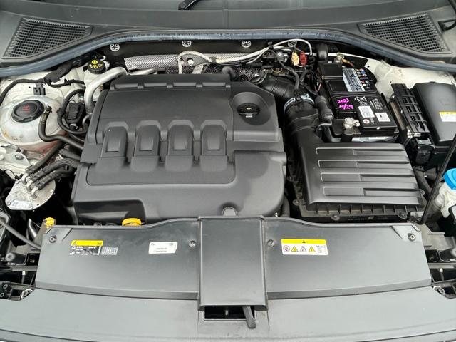 Ｔ－ロック ＴＤＩ　スポーツ　ワンオーナークルーズコントロール　純正ナビ　Ａｐｐｌｅｃａｒｐｌａｙ　フルセグＴＶ　バックカメラ　ＥＴＣ　２．０　前後ドラレコ　純正１８インチＡＷ　パドルシフト　純正フロアマット　スマートキー（55枚目）