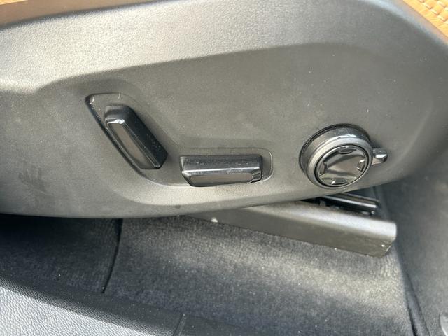 ご遠方の場合でも、下取り車両の金額を概算でお出しすることは可能でございます。車検証をお手元に、走行距離をご確認の上お問い合わせくださいませ。