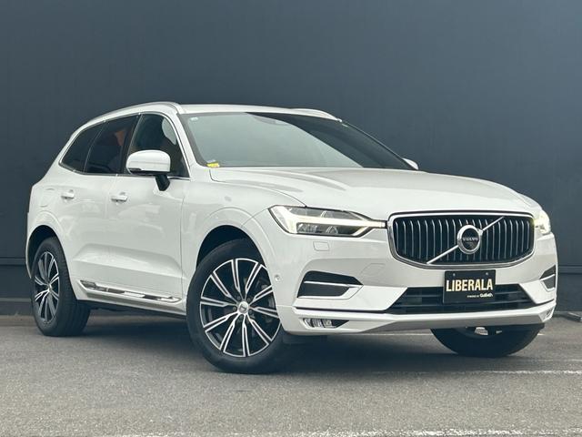 ドライバーは、ナビゲーション・システムからインテグレイテッド・オーナーズ・ハンドブックまで、さまざまな機能により簡単にアクセスすることができます。シンプルかつ直観的で、操作に迷うことはありません。