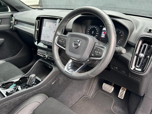 ＸＣ４０ Ｔ４　ＡＷＤ　Ｒデザイン　純正ナビ　地デジ　ＣＤ　ＤＶＤ　ＢＴ　Ａｐｐｌｅｃａｒｐｌａｙ　３６０°カメラ　ＥＴＣ　ＡＣＣ　ＬＫＡ　ＢＳＭ　パワーシート　シートヒーター　ステアリングヒーター　パワーバックドア　ＬＥＤヘッドライト（32枚目）