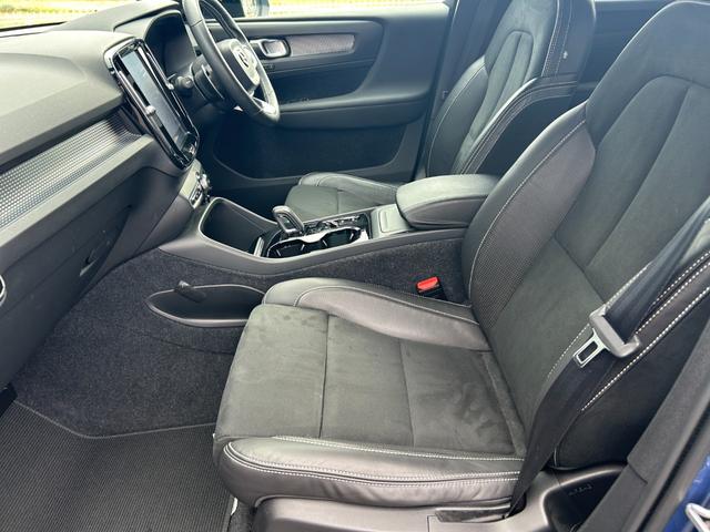 ＸＣ４０ Ｔ４　ＡＷＤ　Ｒデザイン　純正ナビ　地デジ　ＣＤ　ＤＶＤ　ＢＴ　Ａｐｐｌｅｃａｒｐｌａｙ　３６０°カメラ　ＥＴＣ　ＡＣＣ　ＬＫＡ　ＢＳＭ　パワーシート　シートヒーター　ステアリングヒーター　パワーバックドア　ＬＥＤヘッドライト（36枚目）