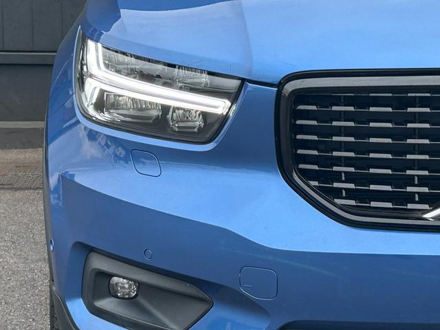 ＸＣ４０ Ｔ４　ＡＷＤ　Ｒデザイン　純正ナビ　地デジ　ＣＤ　ＤＶＤ　ＢＴ　Ａｐｐｌｅｃａｒｐｌａｙ　３６０°カメラ　ＥＴＣ　ＡＣＣ　ＬＫＡ　ＢＳＭ　パワーシート　シートヒーター　ステアリングヒーター　パワーバックドア　ＬＥＤヘッドライト（53枚目）