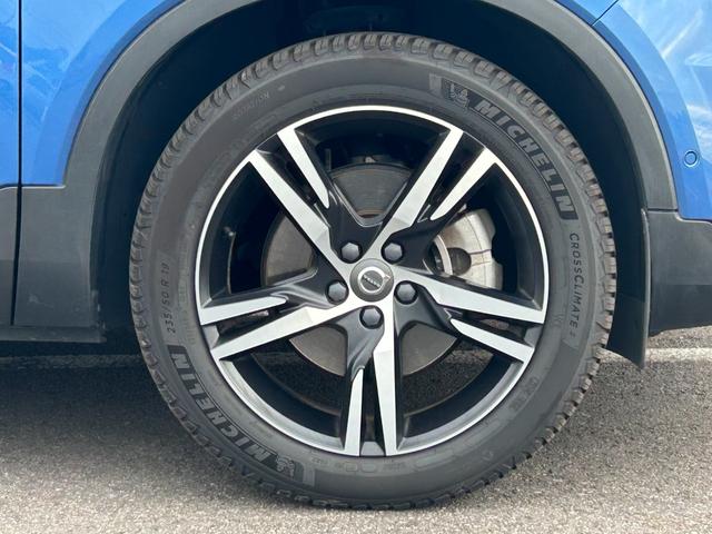 ＸＣ４０ Ｔ４　ＡＷＤ　Ｒデザイン　純正ナビ　地デジ　ＣＤ　ＤＶＤ　ＢＴ　Ａｐｐｌｅｃａｒｐｌａｙ　３６０°カメラ　ＥＴＣ　ＡＣＣ　ＬＫＡ　ＢＳＭ　パワーシート　シートヒーター　ステアリングヒーター　パワーバックドア　ＬＥＤヘッドライト（61枚目）