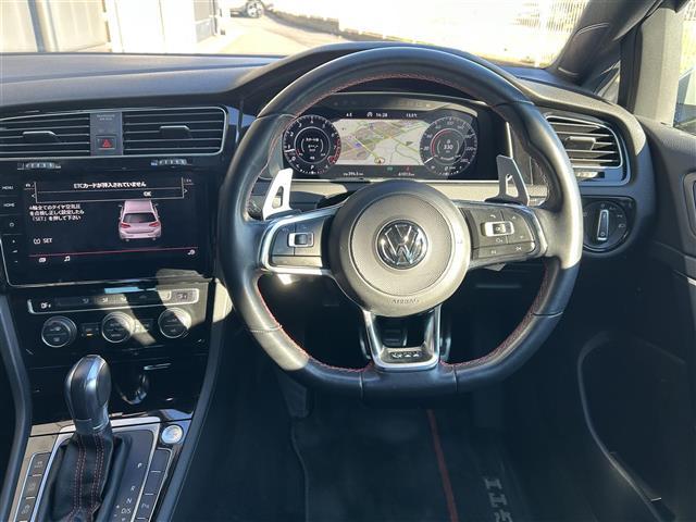 ゴルフＧＴＩ パフォーマンス　純正ナビ　アップルカープレイ　アンドロイドオート　ブルートゥース　フルセグＴＶ　Ｂカメラ　衝突軽減　レーンキープ　クルコン　ＢＳＭ　ドラレコ　ビルトインＥＴＣ　パドルシフト　純正１９インチＡＷ　禁煙車（3枚目）