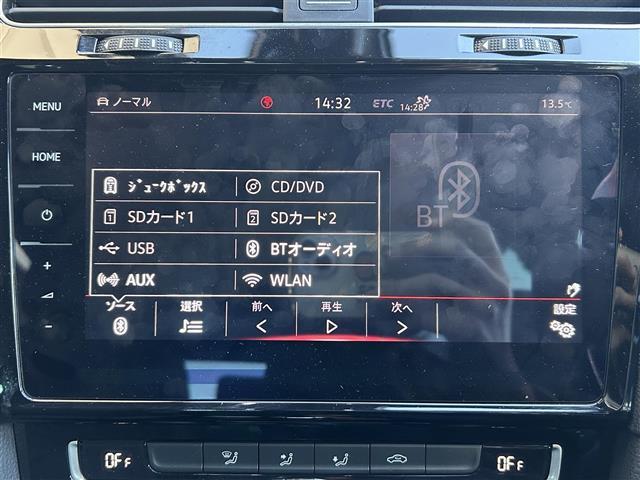 ゴルフＧＴＩ パフォーマンス　純正ナビ　アップルカープレイ　アンドロイドオート　ブルートゥース　フルセグＴＶ　Ｂカメラ　衝突軽減　レーンキープ　クルコン　ＢＳＭ　ドラレコ　ビルトインＥＴＣ　パドルシフト　純正１９インチＡＷ　禁煙車（13枚目）