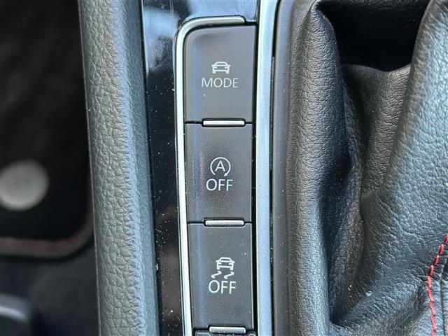 ゴルフＧＴＩ パフォーマンス　純正ナビ　アップルカープレイ　アンドロイドオート　ブルートゥース　フルセグＴＶ　Ｂカメラ　衝突軽減　レーンキープ　クルコン　ＢＳＭ　ドラレコ　ビルトインＥＴＣ　パドルシフト　純正１９インチＡＷ　禁煙車（21枚目）